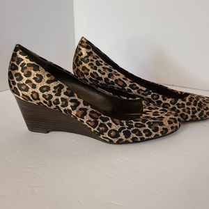 Tahari Leapord Wedges, Size 7